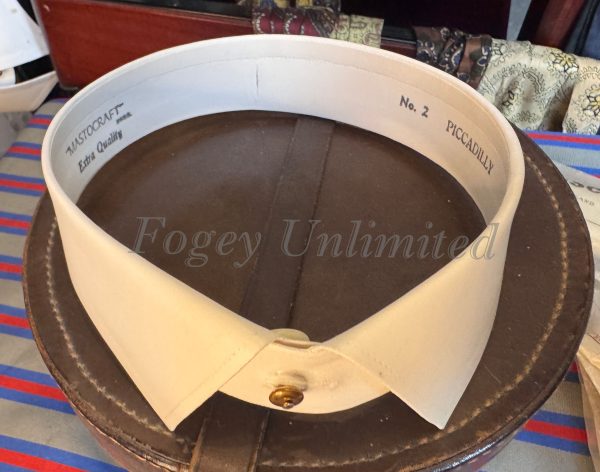 Brand New Old Store stock Burlington Detachable Collar. by Mastocraft . Size 17"