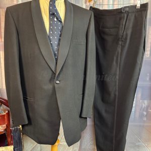 Vintage 2 Piece Tuxedo Dinner Suit  44C/36W/32L (SUM44)