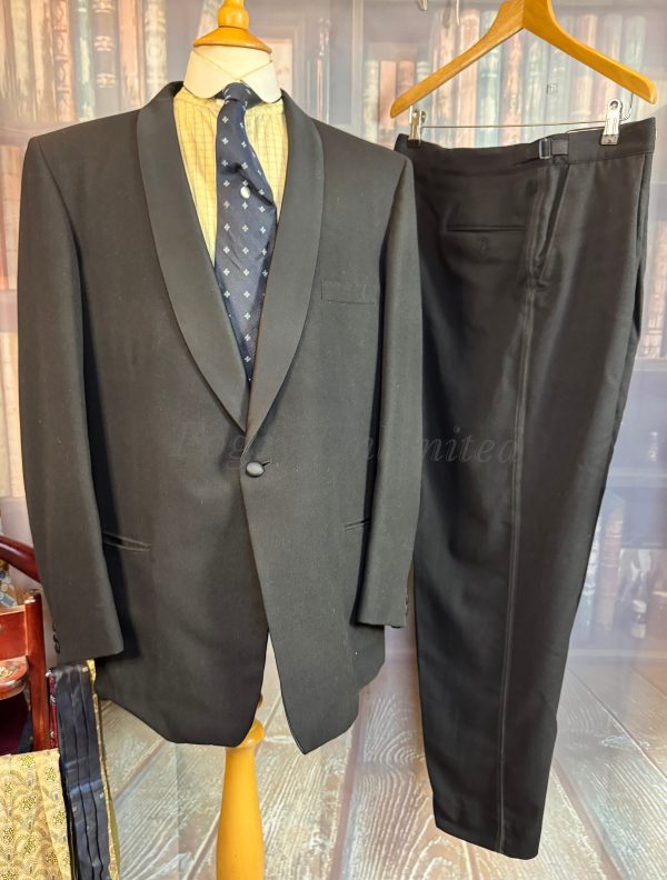 Vintage 2 Piece Tuxedo Dinner Suit  44C/36W/32L (SUM44)