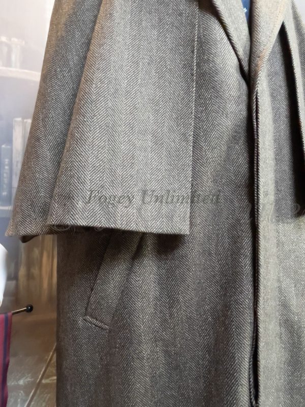 Vintage Bespoke Gentleman's Inverness Cape or Ulster Cape by Davies & Son Savile Row . 44-46"/112-117cm (PTH) - Image 16