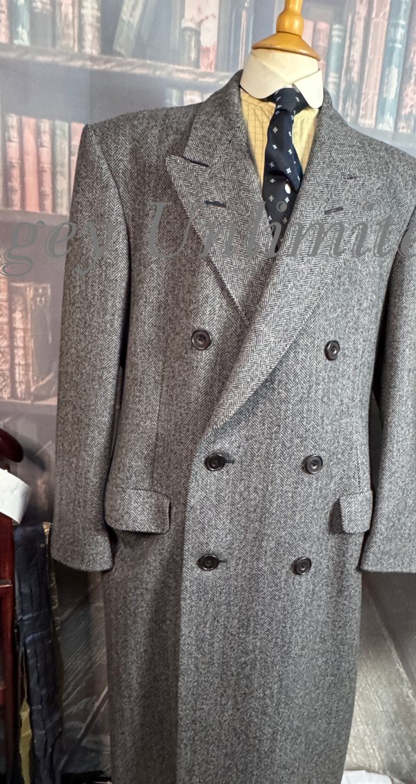Vintage Heavyweight Grey Herringbone Tweed Overcoat. Amazing Vintage Item 44"/112cm Chest (Cole) - Image 9