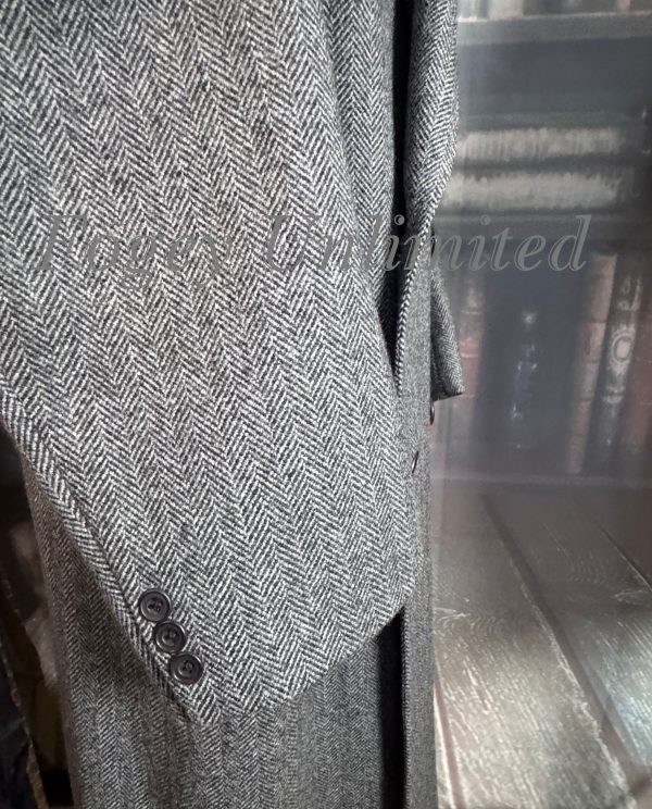 Vintage Heavyweight Grey Herringbone Tweed Overcoat. Amazing Vintage Item 44"/112cm Chest (Cole) - Image 7