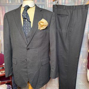 Traditional Charles Tyrwhitt 3 Piece Suit 44"Chest /38" waist. (Ref: PKCT)