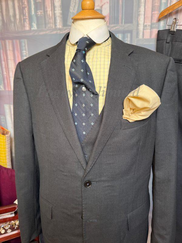 Traditional Charles Tyrwhitt 3 Piece Suit 44"Chest /38" waist. (Ref: PKCT) - Image 12
