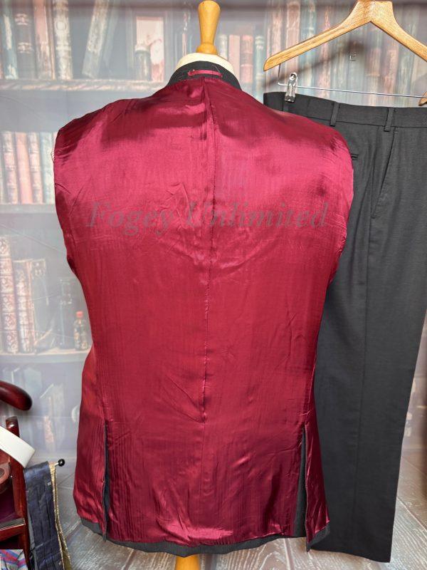 Traditional Charles Tyrwhitt 3 Piece Suit 44"Chest /38" waist. (Ref: PKCT) - Image 2