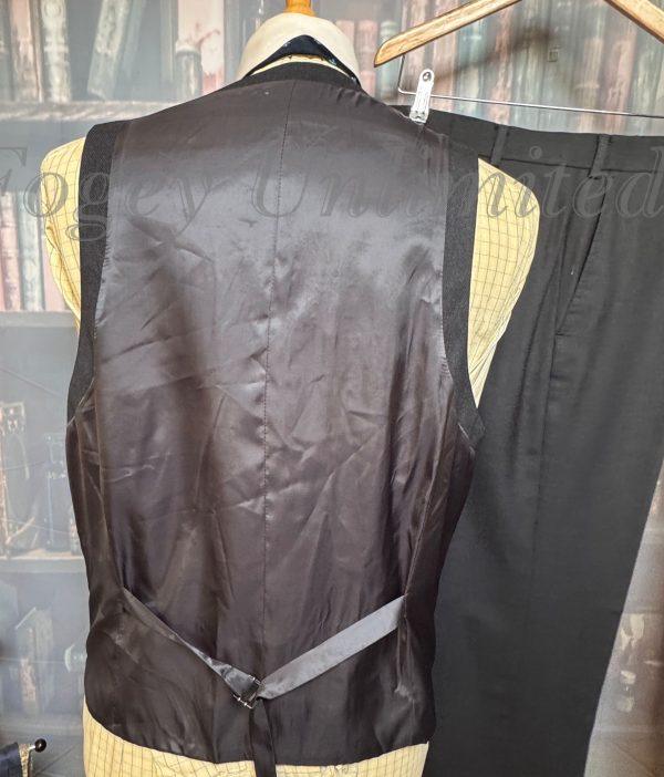 Traditional Charles Tyrwhitt 3 Piece Suit 44"Chest /38" waist. (Ref: PKCT) - Image 9