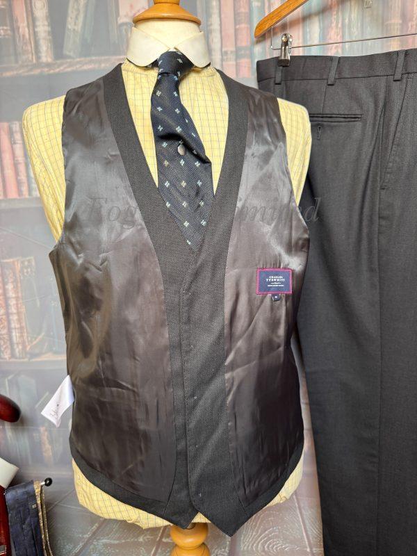 Traditional Charles Tyrwhitt 3 Piece Suit 44"Chest /38" waist. (Ref: PKCT) - Image 7