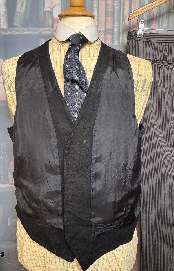 Vintage Moss Bros. 3 Piece Formal Stroller  Suit 44"Chest /38" waist. (Ref: PKMOSS) - Image 8