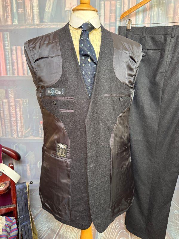 Vintage Bespoke Almost Black 3 Piece Suit 42"Chest /37" waist. (Ref: PKUTD) - Image 8