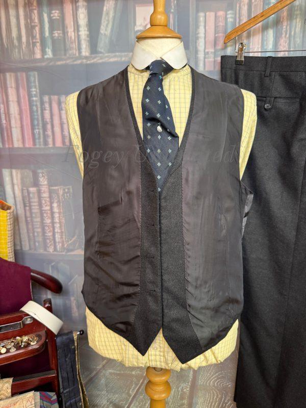 Vintage Bespoke Almost Black 3 Piece Suit 42"Chest /37" waist. (Ref: PKUTD) - Image 9