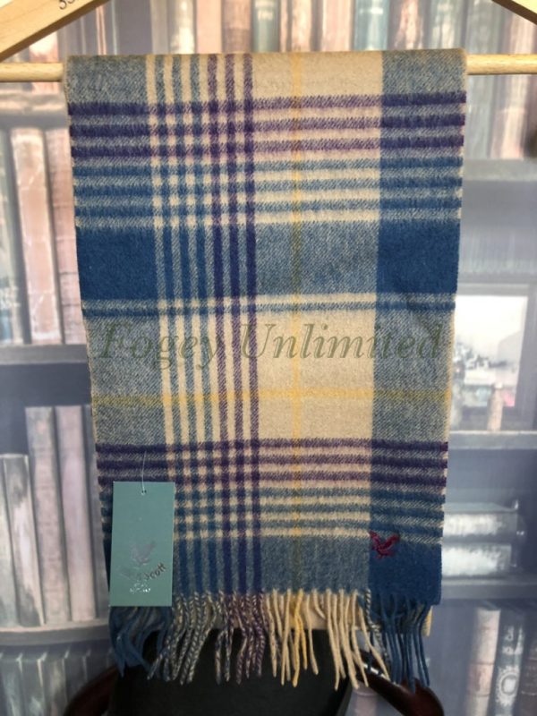 A wonderful Lyle & Scott Lambswool Scarf - Image 6