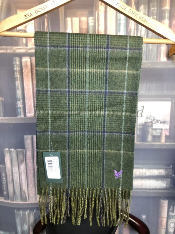 A wonderful Lyle & Scott Lambswool Scarf - Image 5