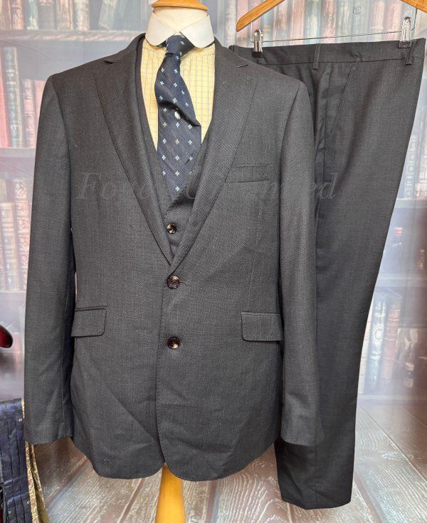 Montcrief Italian wool 3 Piece Suit  44"Chest /38" waist. (Ref: PKMONT) - Image 16