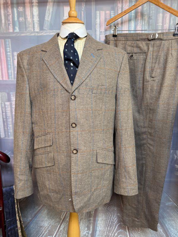 Bespoke Barrington Ayre Tweed 3 Piece Suit 40"Chest /36" waist. (Ref: PKBAR)
