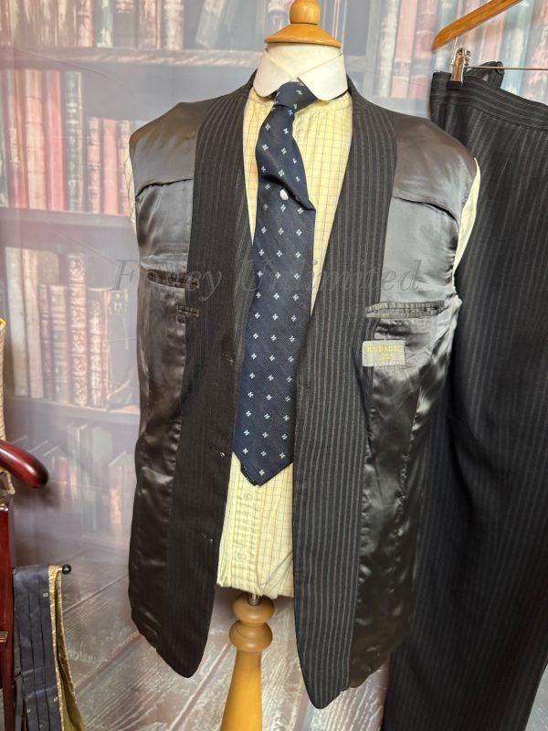 Vintage Bespoke Ruback 3 Piece Suit 1968  41"Chest /38" waist. (Ref: RUB68) - Image 9