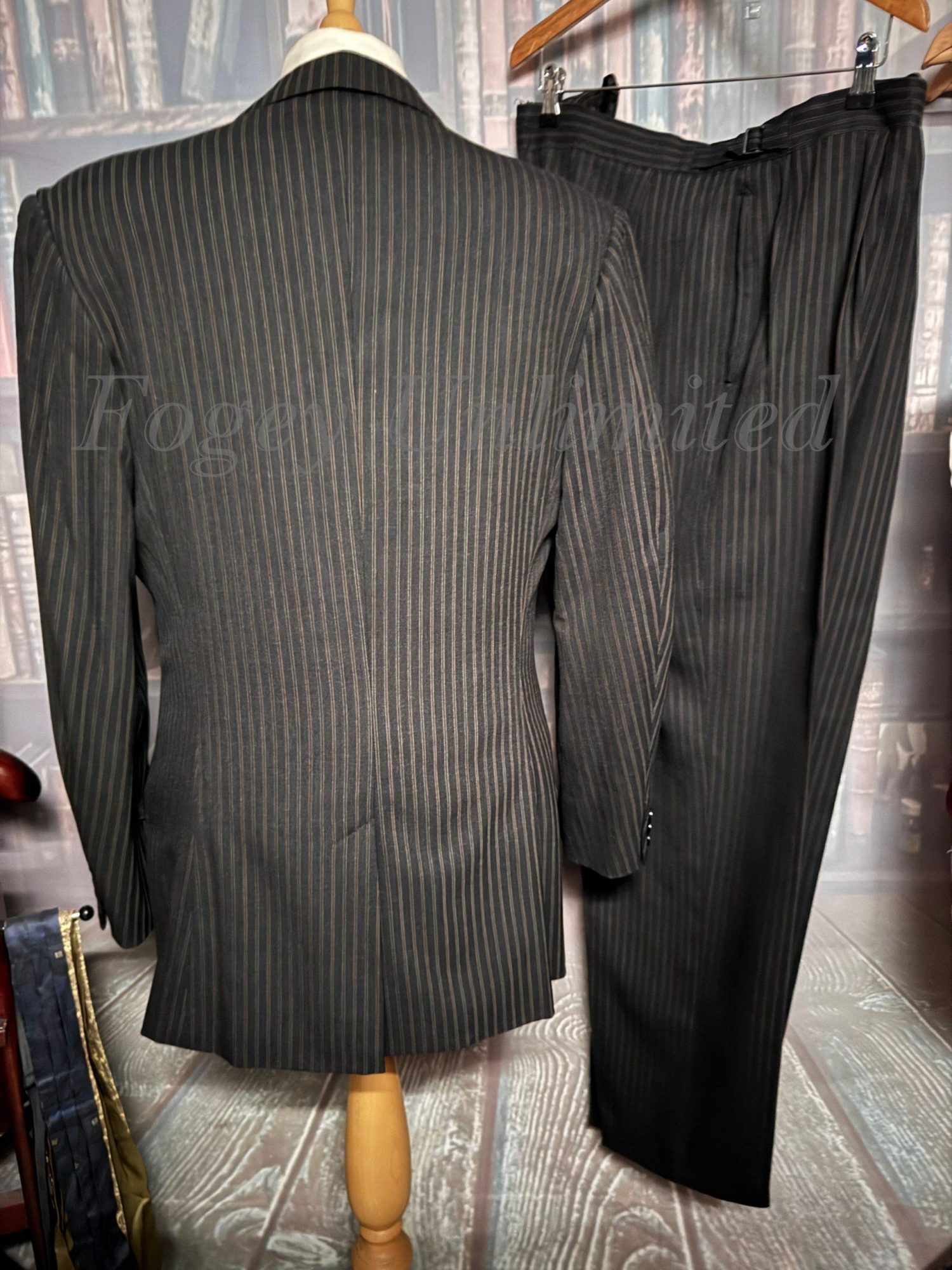 Vintage Bespoke Ruback 3 Piece Suit 1968 41"Chest /38" waist. (Ref: RUB68) - Image 18